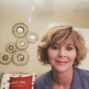 Meet your Posher, Alicia